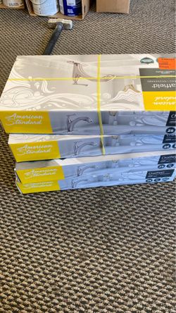 American Standard Chatfield Single-Handle Pull-Out Sprayer Kitchen Faucet in Chrome