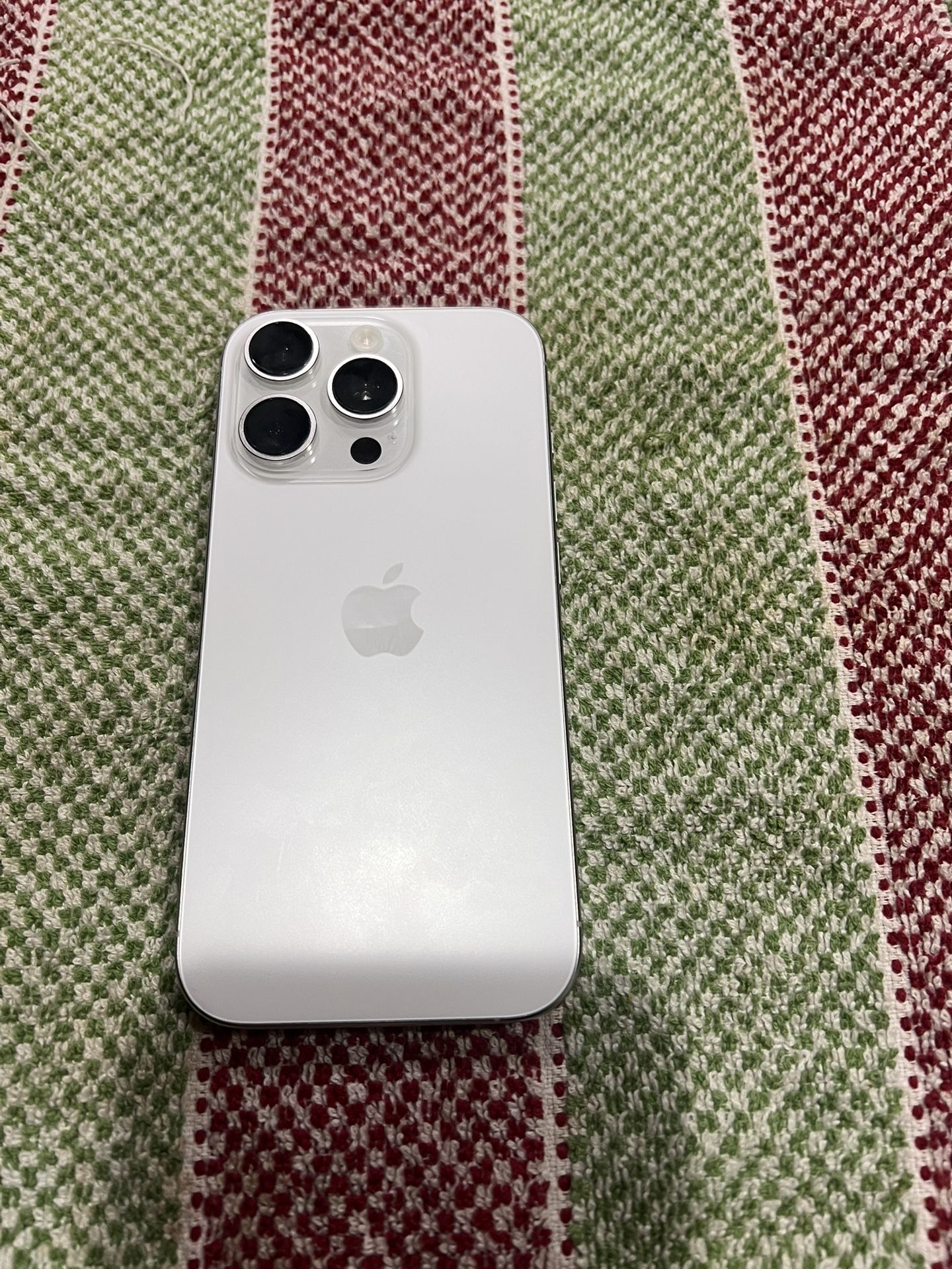 Iphone 16 Pro “White Titanium”(128GB) UNLOCKED