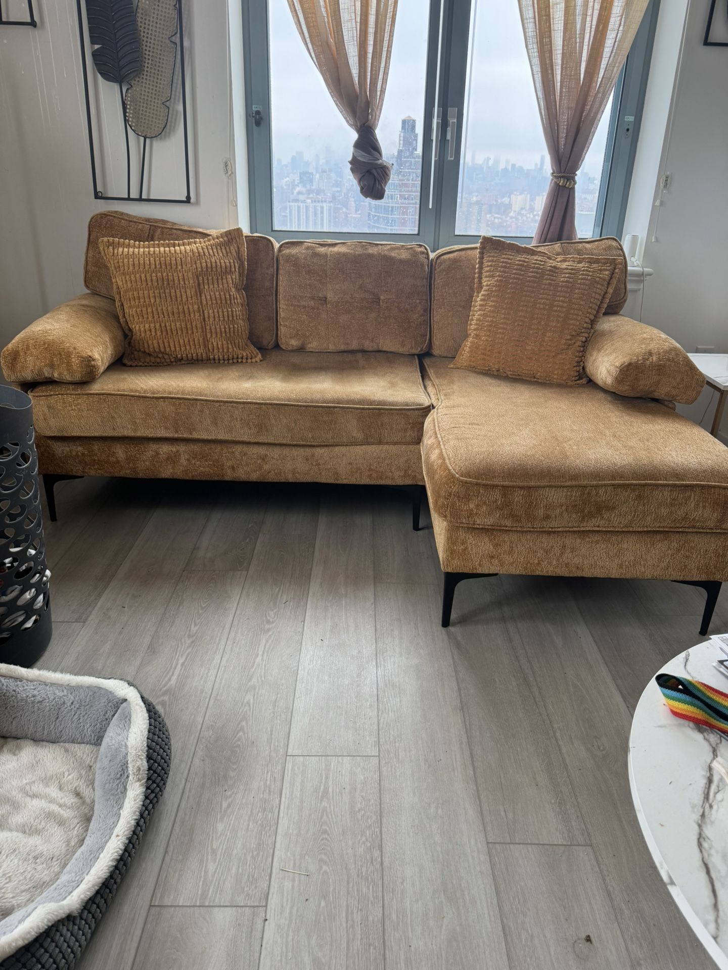 ✨ MUST SELL TODAY — Gorgeous Sectional Sofa in Mint Condition✨