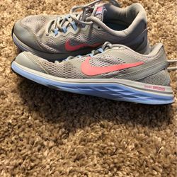 Nike Gray/Pink, Size7