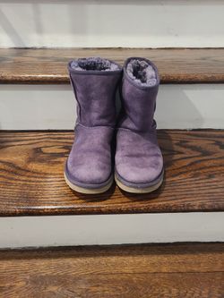 Real UGG Size 7 US