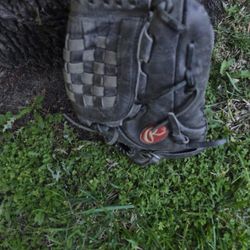 Rawlings nfielders/Pitchers Glove ( See Pics).Located In Glendora. See my page for other "CHEAP" EQP