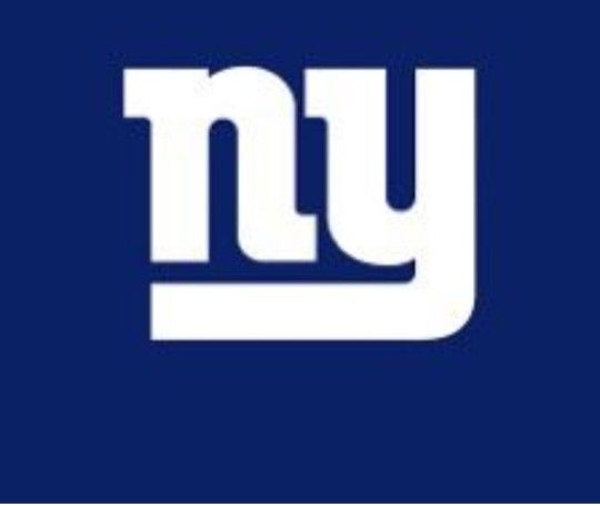 NY GIANTS 4 SEASON TICKETS W/ PARKING PASS