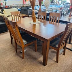 7 Pc. Rectangular Dining Room 