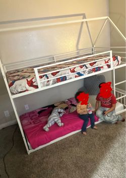 Twin Bunk beds