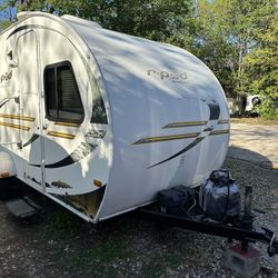 2012 R-pod 17ft Slide Out ac/heat sleeps,4 new tires self cont nice