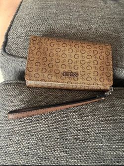 GUESS ❤️