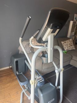 ELLEPTICAL PRECOR 447