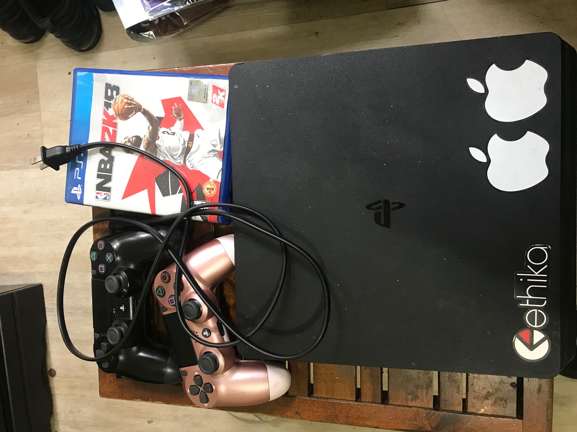 PS4 2 controllers & a Couple games