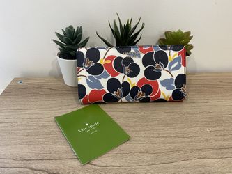 Kate Spade Floral Wallet ( New)