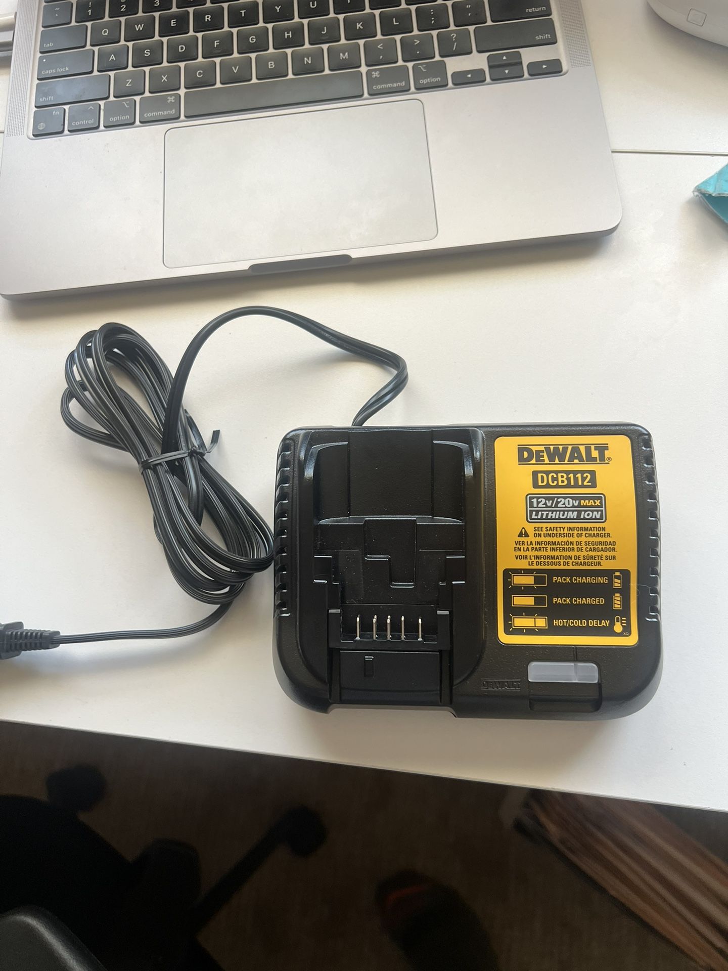 DCB112 Charger MAX 20V MAX 12-Volt 20-Volt for DEWALT Lithium-Ion Tool Battery