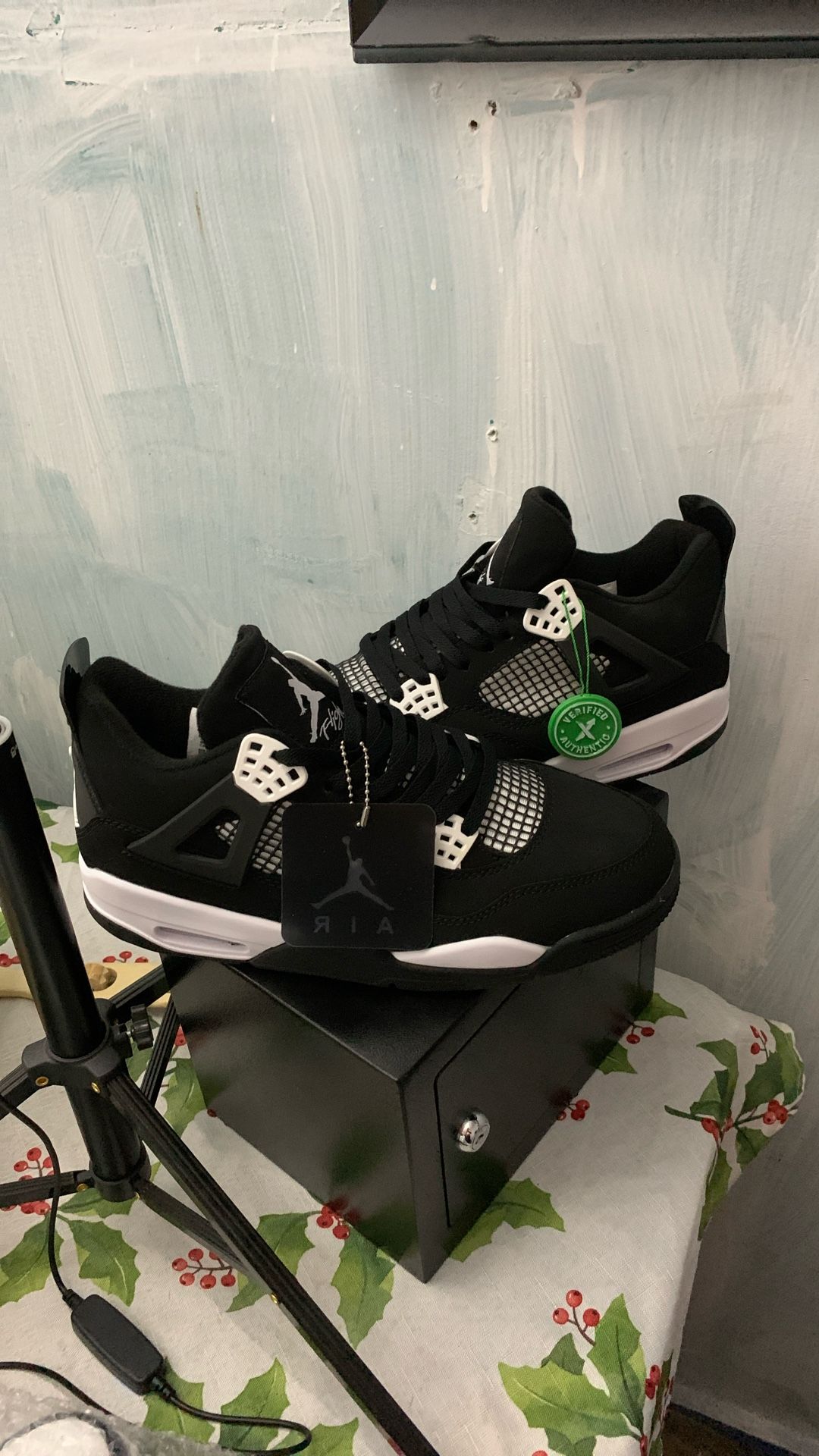 Jordan 4 Retro White Thunder (GS)