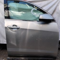 2010 TO 2017 CHEVY EQUINOX RIGHT FRONT PASSENGER DOOR