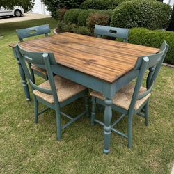 Market Farmhouse-style Dining Table And Chairs