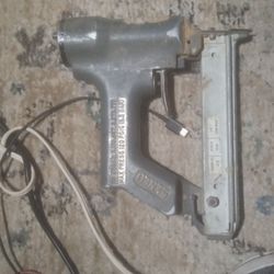 1"  senco crown stapler