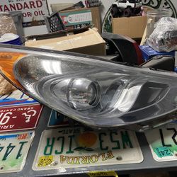 11-15 Hyundai Sonata Hybrid Right Passenger Side Headlight Original 