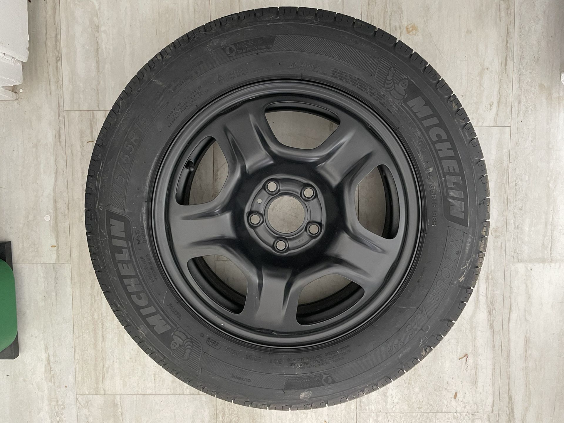 2018 Jeep compass OEM full size wheel and new tire (balanced) *NEW* - $550