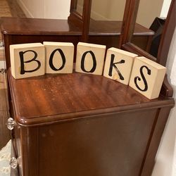 Farmhouse Decor: Wooden Blocks