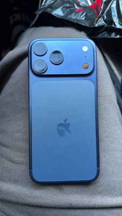 iPhone 17 pro max navy blue