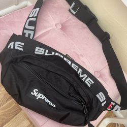 Blue Supreme Bag for Sale in Apopka, FL - OfferUp