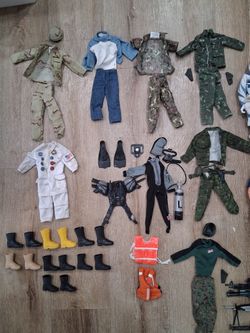 "12-inch GI Joe Action Figure Collection with Accessories - Great Condition!"