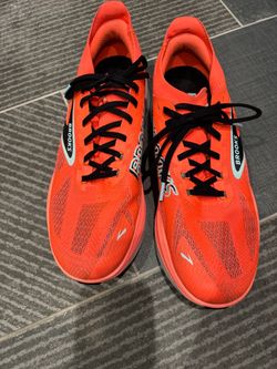 Brooke’s DNA Gold Men’s Running Shoes size 10.5