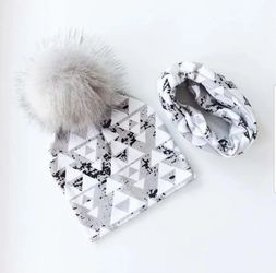 Gray Unisex Baby Pom Pom Beanie & Scarf