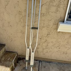 Crutches 