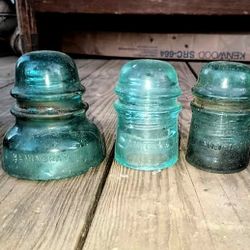 Vintage Rare Aqua Glass Hemingway Insulators 