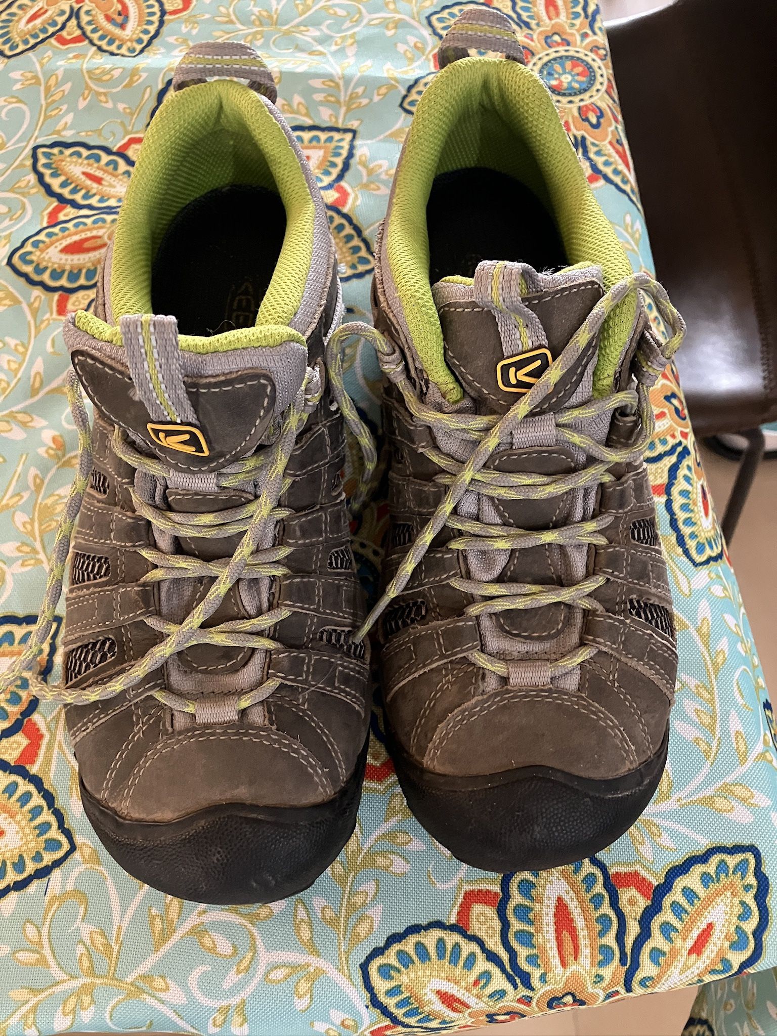 Keen Hiking Shoes / Boots Like New Size On Pic 