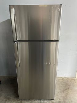 GE Stainless 28” Refrigerator ‼️60 Day Warranty