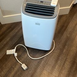 Black + Decker Portable Air Conditioner (for Parts)