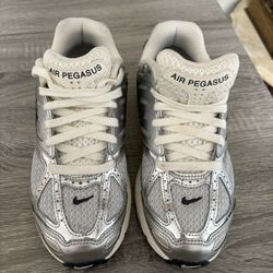 Nike Air Pegasus  Chrome Women size 7