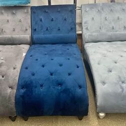 Chaise Loungers 
