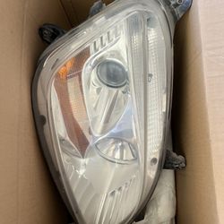 2020 Peterbilt 579 Left And Right Headlights 