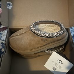 Ugg Tasman Size 12 Kids 