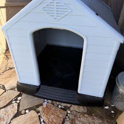 Dog house brand new