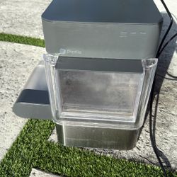 Ice Maker.   Works But Makes Noise Free