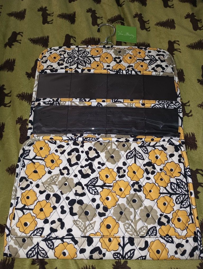NWT Vera Bradley Organizer (NEW!)