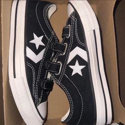 Converse kids size 3 new