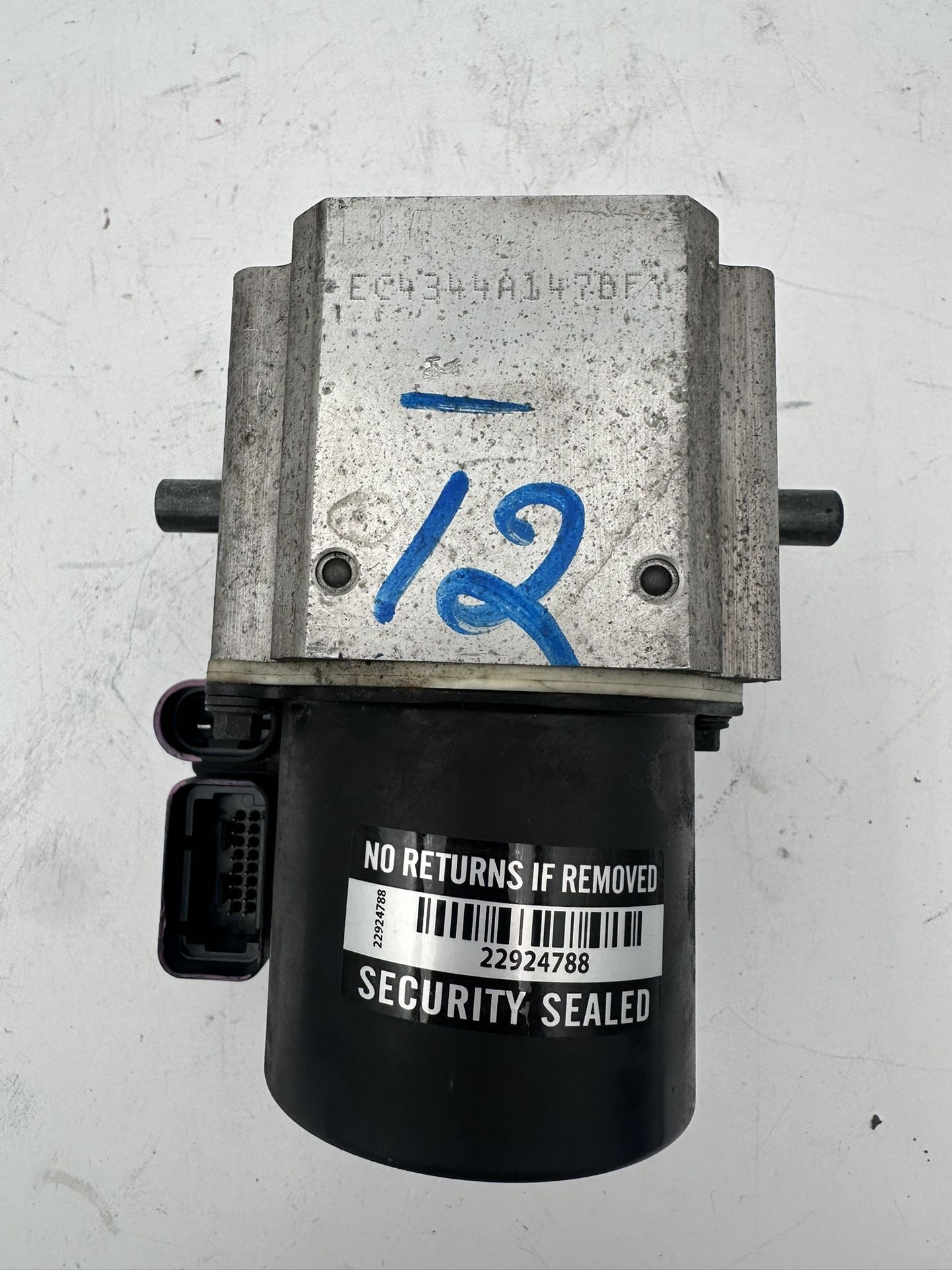 2004 to 2005 Chevrolet Tahoe Yukon Anti-lock Brake Pump & Module ABS