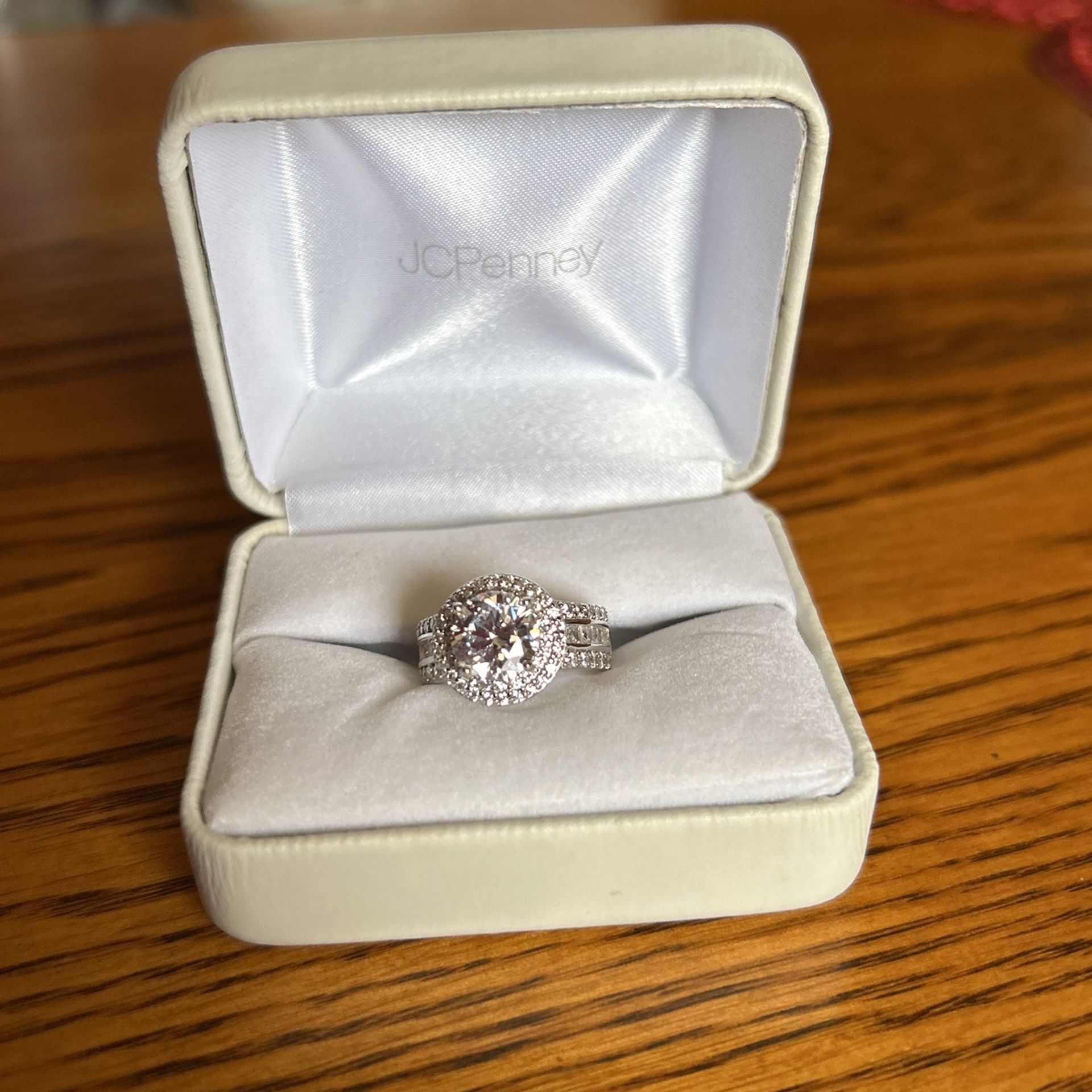 Women’s White Gold Size 5 Ring