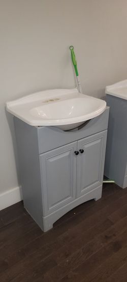 24 in Vanities (Quantity=2)