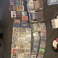 TONS OF CARDS  mainly football card and some basketball cards 