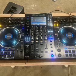 Pioneer XDJ-XZ Professional all-in-one DJ system
