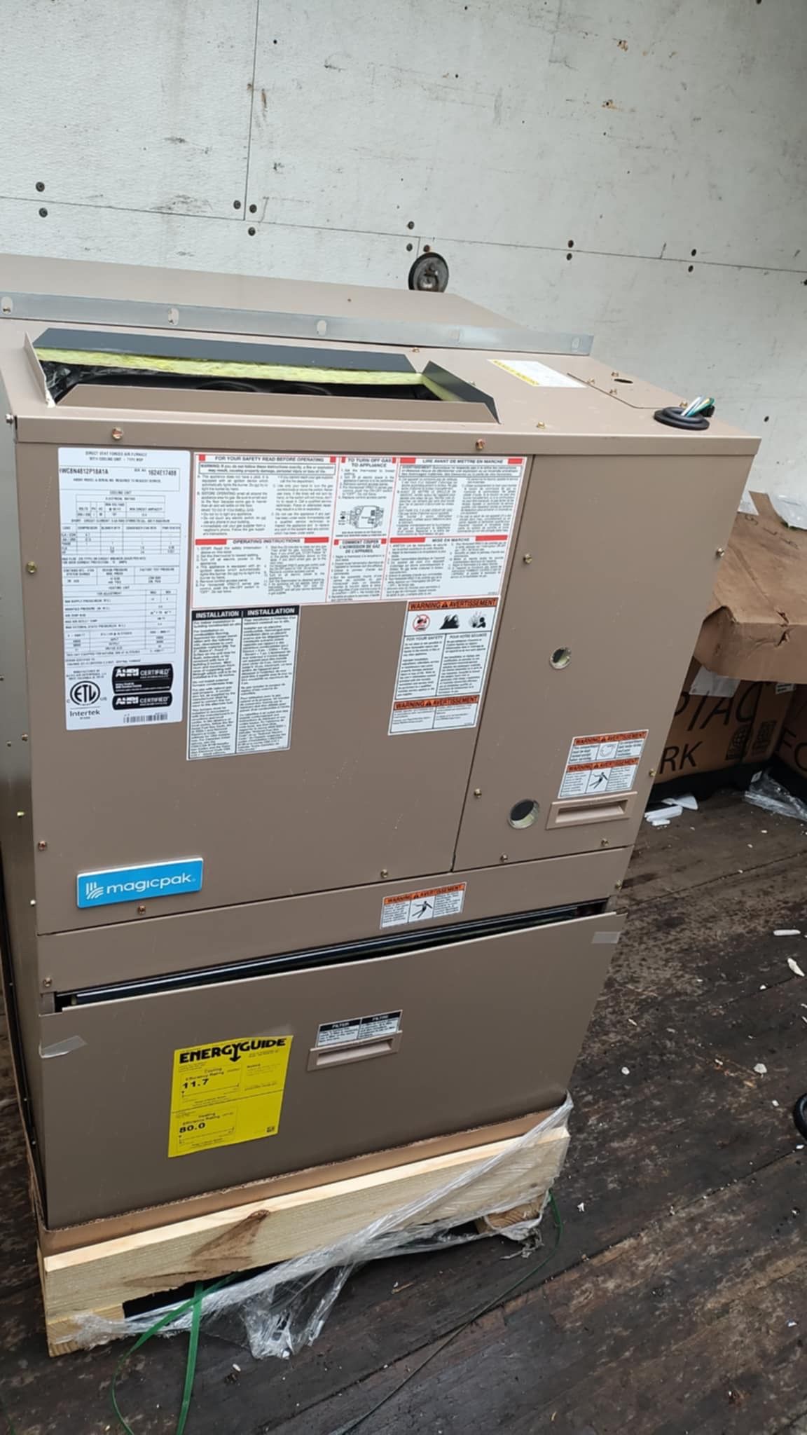 Magic-Pak 48k Btu 1.5 Ton Gas Heat 80% for Sale in Chicago, IL - OfferUp