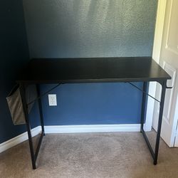 Office desk / Table