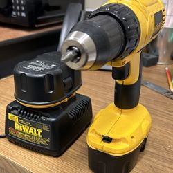 Dewalt DC970 Power Drill +2 Batteries And Charger