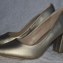IDIFU Womens High Heel Shoe Size 8.5 With 4.5" Heel Shiny New