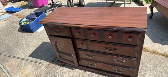 Solid Wood 5‑Drawer Dresser – Burnt Amber Finish